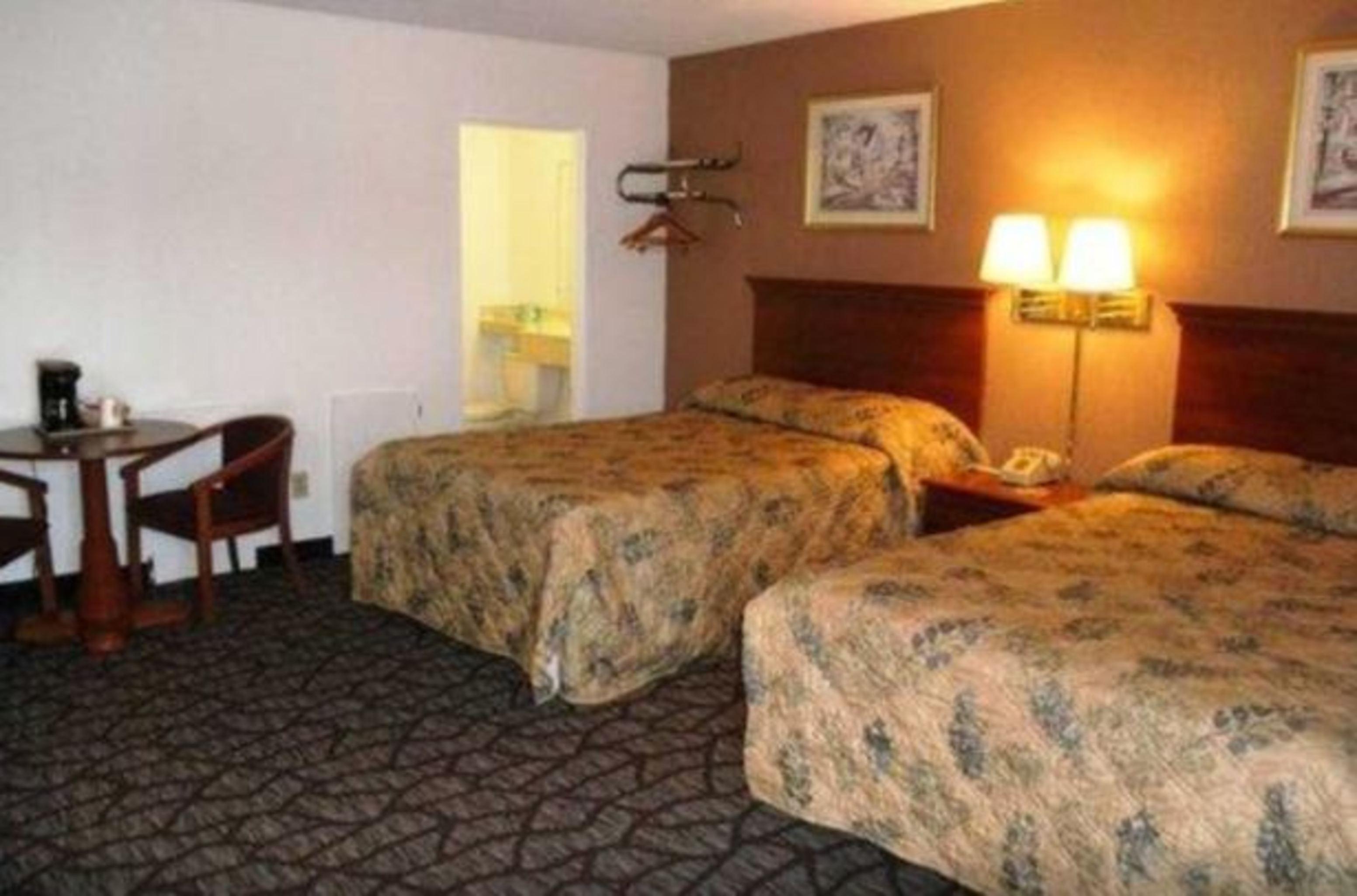 Rodeway Inn Youngstown Extérieur photo