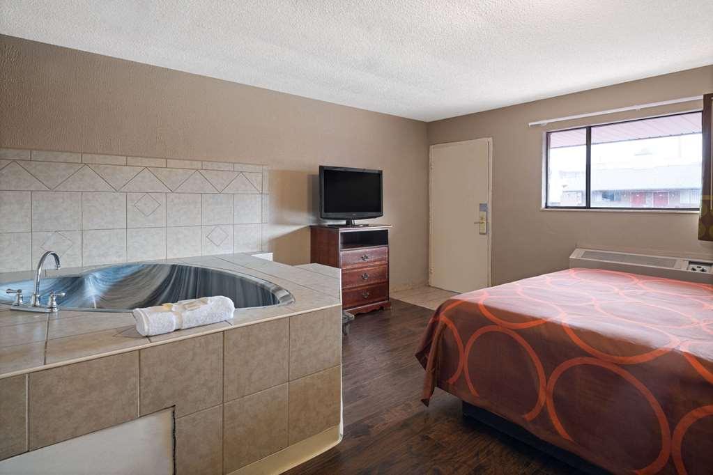 Rodeway Inn Youngstown Chambre photo
