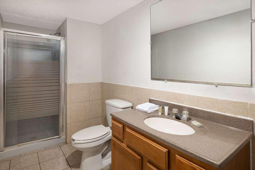 Rodeway Inn Youngstown Chambre photo